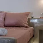 Cally Cave House * ثيرا