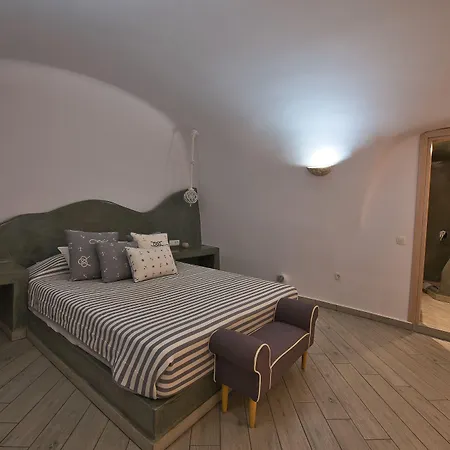 Cally Cave House בית נופש *