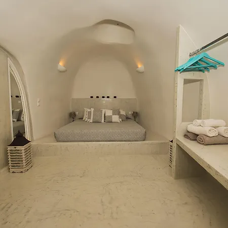Cally Cave House Semesterbostad Fira (Santorini)